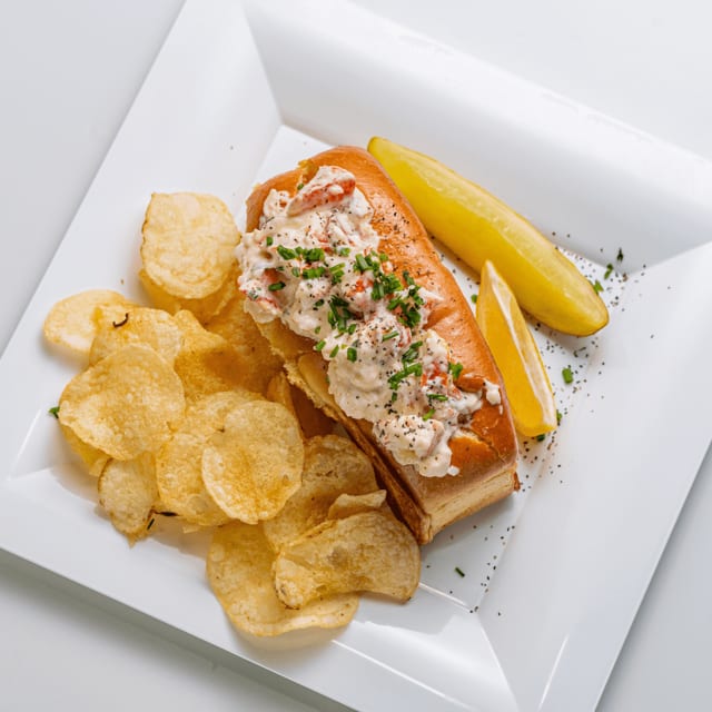 🔥 Maine Butter & Mayo Lobster Roll (Warm).